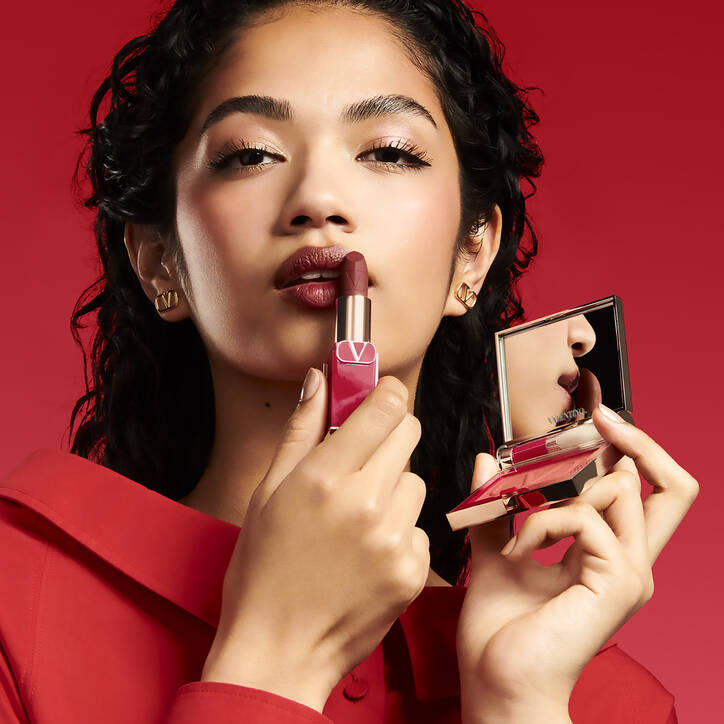 Discover new beauty duos and get an offer Valentino Beauty